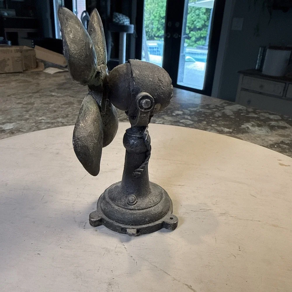 SS Sarna‎ Vintage Resin Retro Fan Desktop Decor Collectible